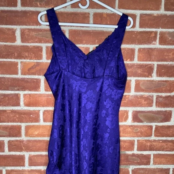 Vintage 90’s Victoria Secret purple and black lingerie slip dress with lace - Picture 6 of 6